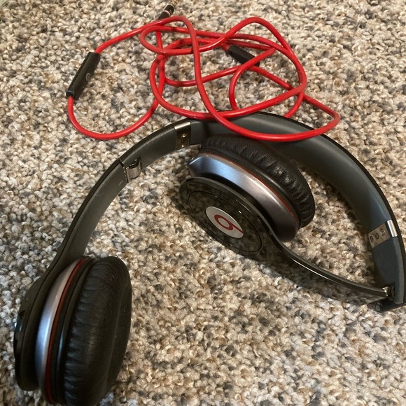 Beats by Dre Headphones Beats By Dre Over The Ear Black Red Logo